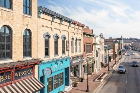 Hip Urban Loft - Small Town Charm -124 Lofts #3 West Dundee Екстер'єр фото