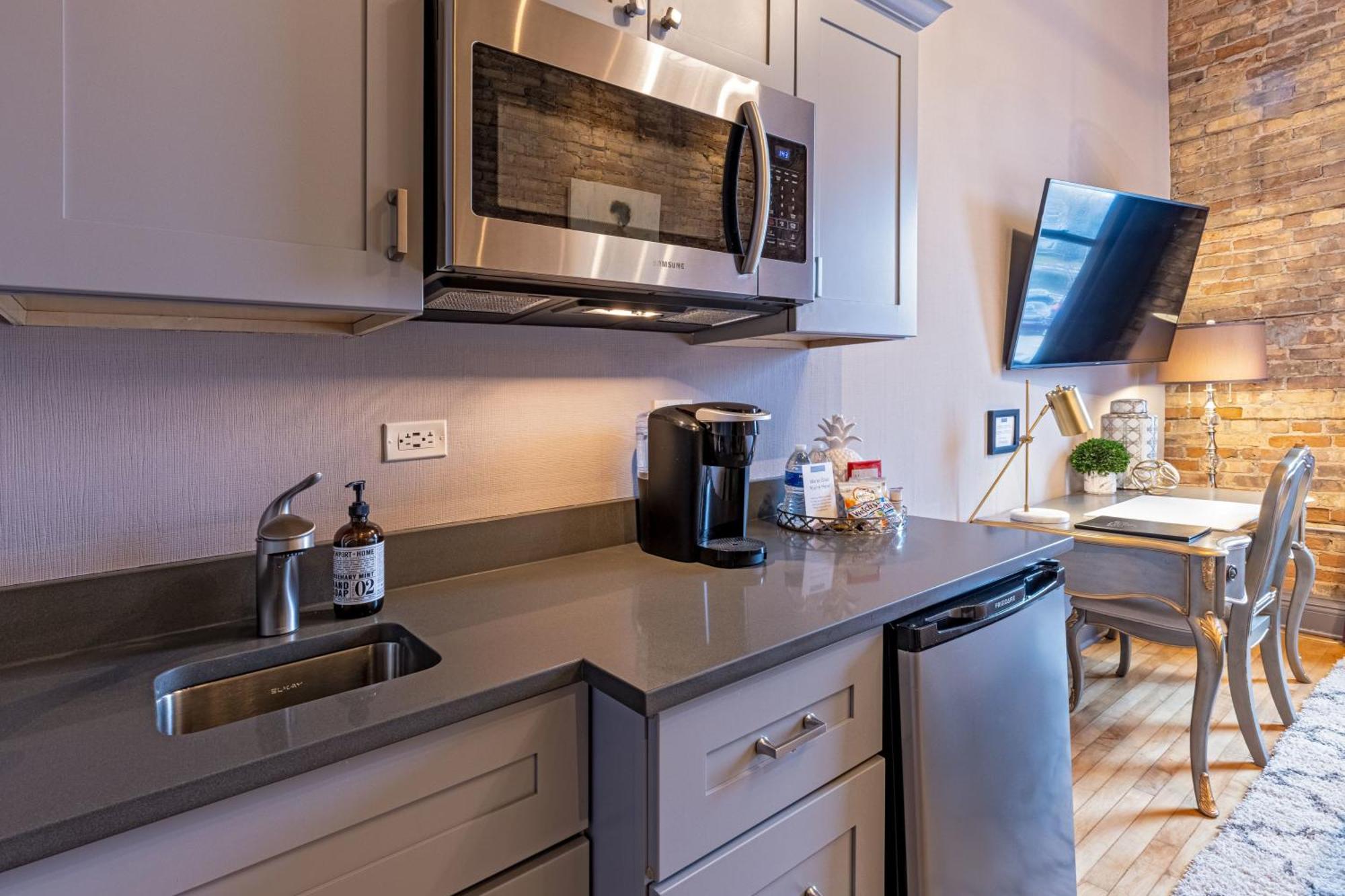 Hip Urban Loft - Small Town Charm -124 Lofts #3 West Dundee Екстер'єр фото